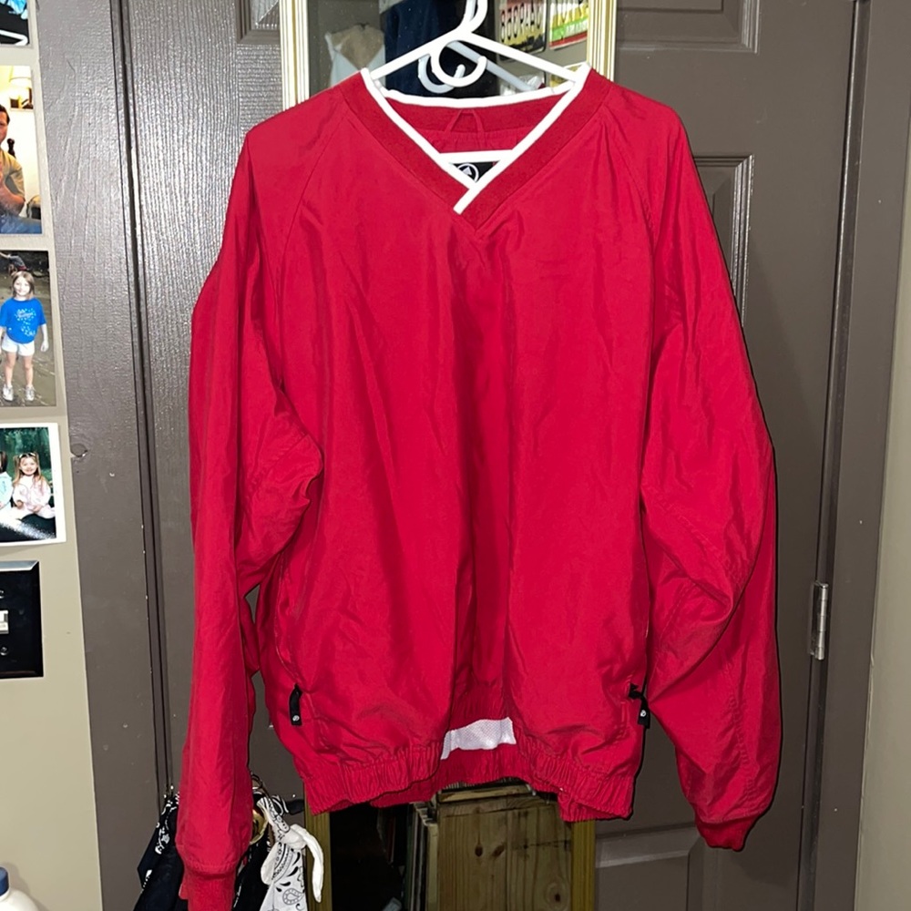 Red vertical wind breaker!!